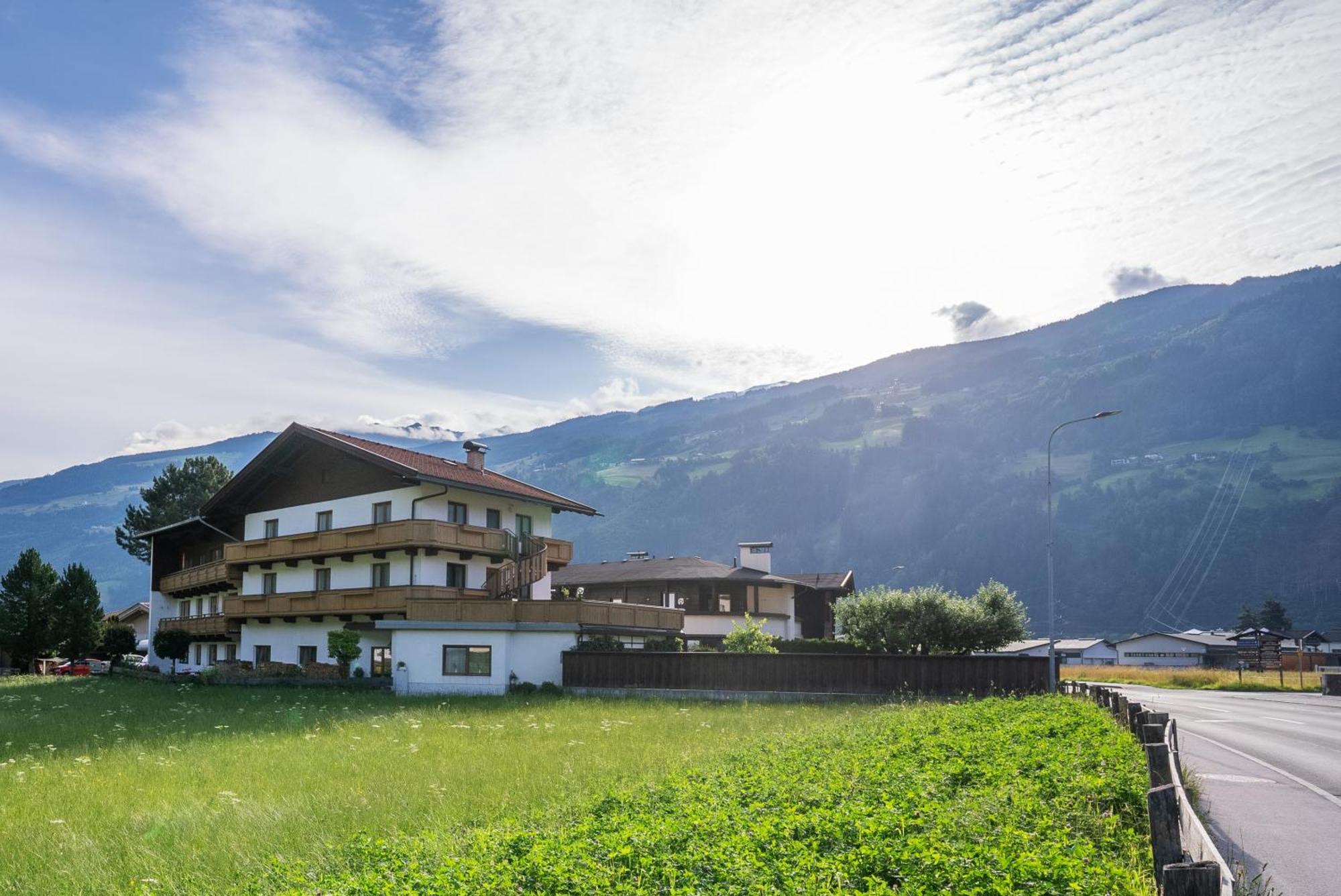 Zell Views Apartments زيل أم زيلر المظهر الخارجي الصورة